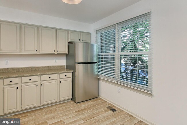 Building Photo - 2101 Dominion Heights Ct