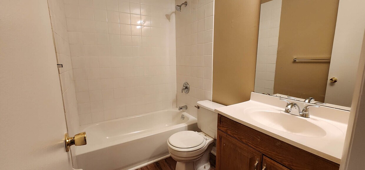 5021 Westchase Ct Unit 2, Jacksonville, FL 32210 Room for Rent in