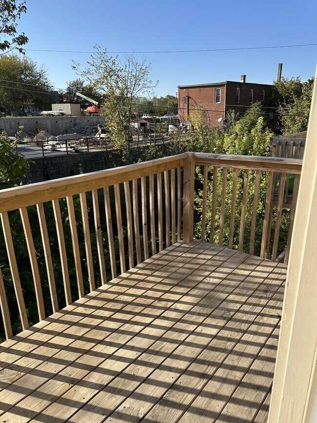 Building Photo - 184 E Market St