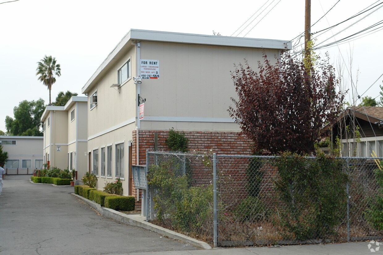 Primary Photo - 361 Willard Ave