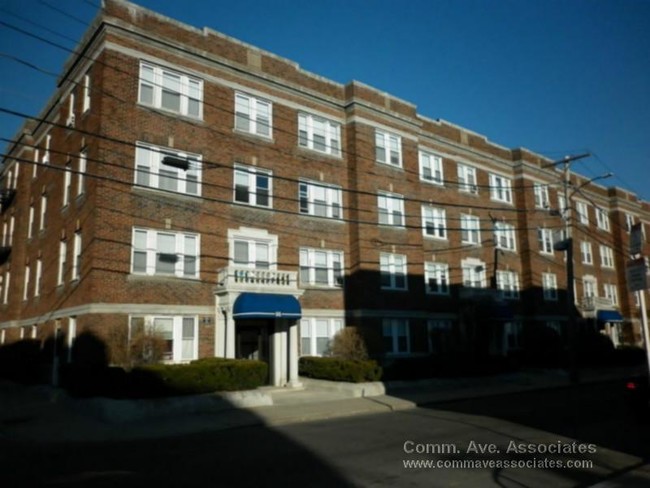 Building Photo - 51 linden St