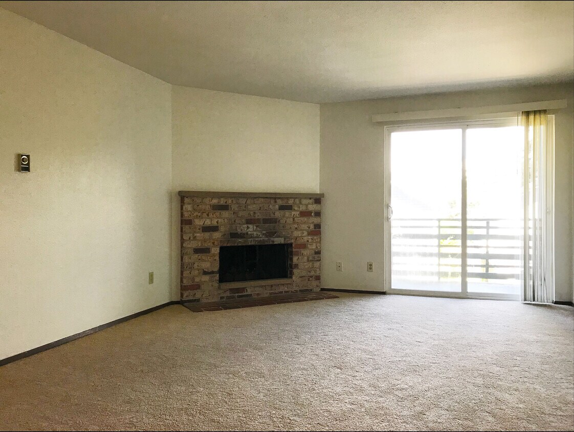 Primary Photo - 300 NW 80th St