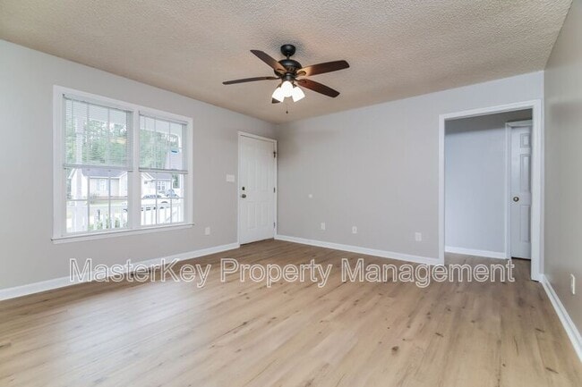 Foto del edificio - 1021 Amber Acres Ln