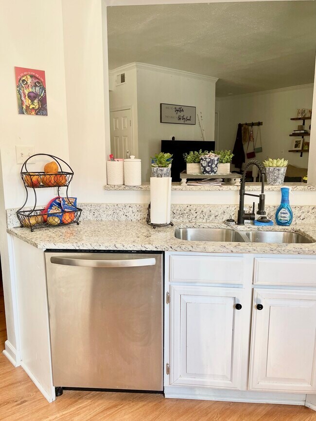 664 Gateway Dr SE Unit 316, Leesburg, VA 20175 Condo for Rent in Leesburg, VA