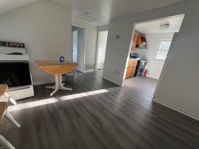 Photo - 1407 Clearview Rd Apartments