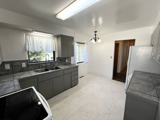 Building Photo - 3 Bed Eureka Home With Large Fenced Yard, Deck & Views Of The Bay! Small Pets Considered