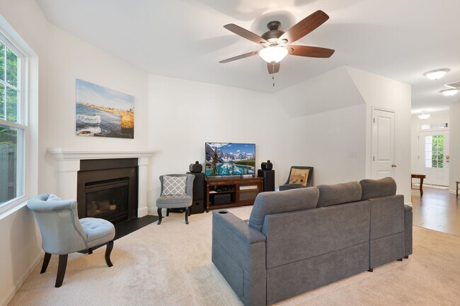 Foto del edificio - Incredible 3be/2.5ba House In Quiet Neighb...