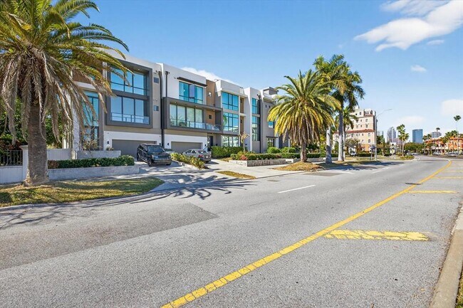 Foto del edificio - 94 W Davis Blvd