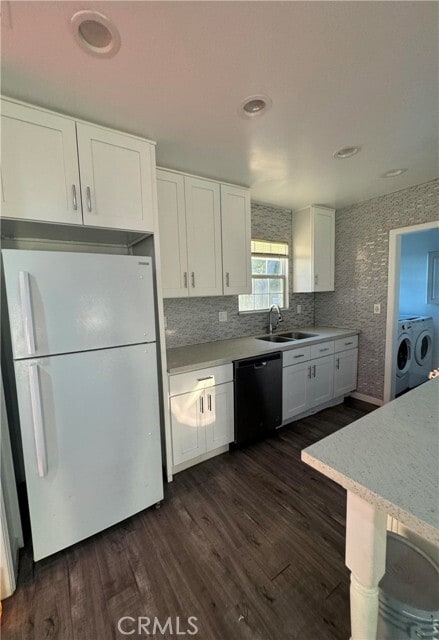 Building Photo - 6938 Topeka Dr