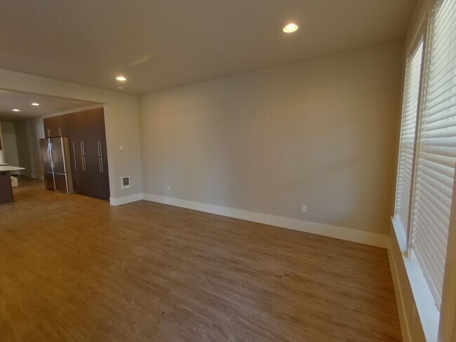 Foto del edificio - 325 NW 21st St