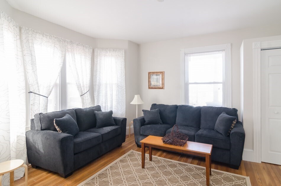 Foto principal - 174 W Elm Ave
