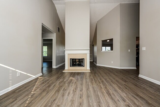 Foto del edificio - 342 Summit View Dr