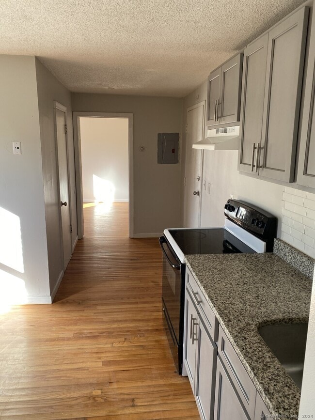 Building Photo - 1 Divinity St