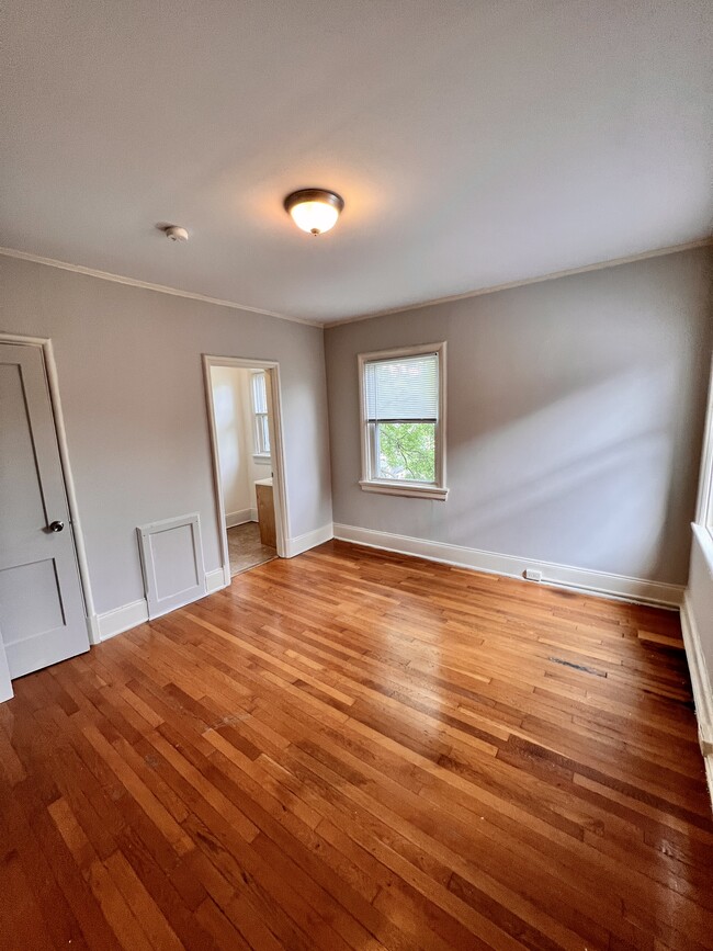 Building Photo - 1411 Grove Avenue