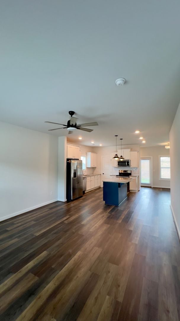 Building Photo - Available Home in Ross Park!