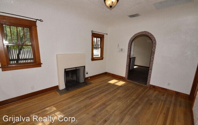 Building Photo - 5 br, 3 bath House - 221 N Norris Ave
