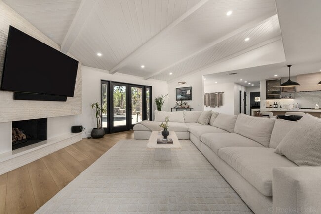 Foto del edificio - STUNNING. MODERN LUXURY OASIS In Scottsdale- 4 Bed/3 Bath plus Casita