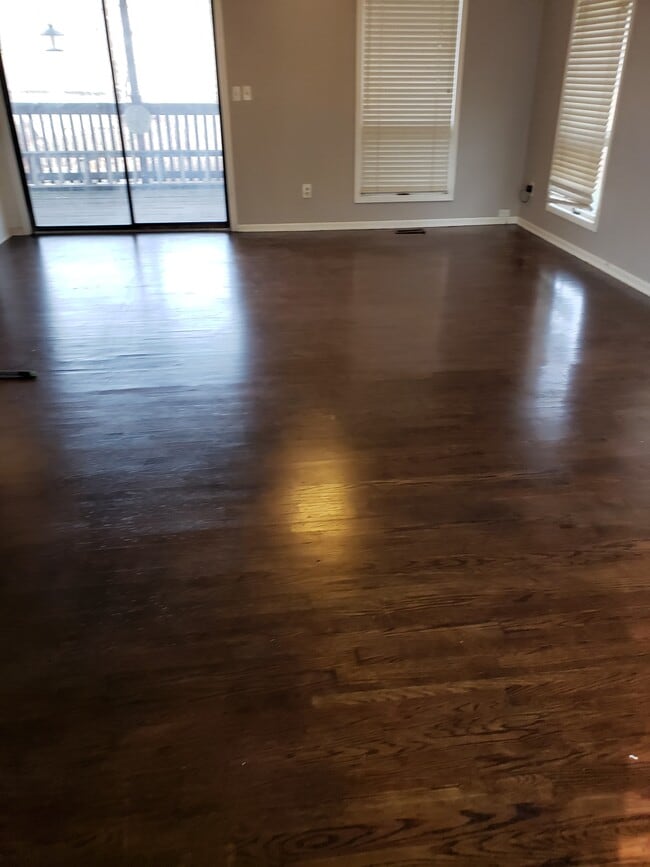 Building Photo - 6 NE 62nd Pl