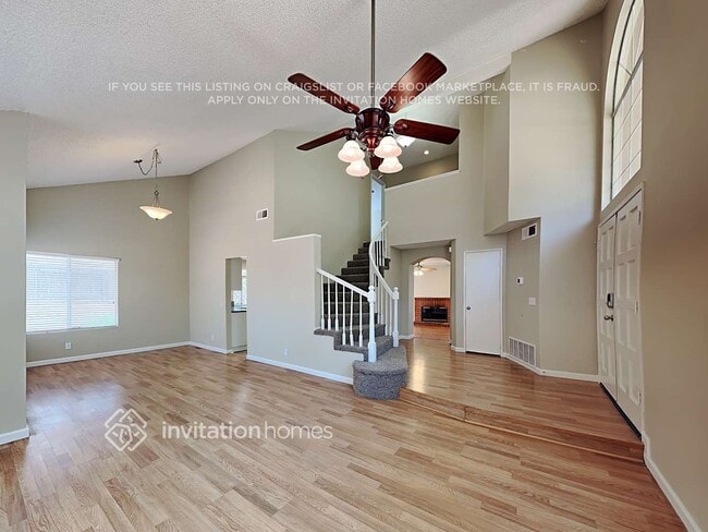 Building Photo - 10310 Vía Pastoral