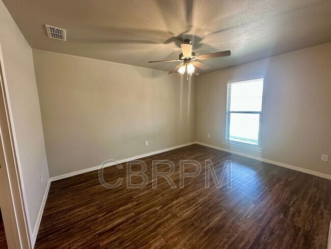 Foto del edificio - 2116 N Jayton Ave