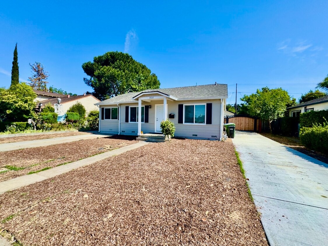 Primary Photo - 15110 Woodard Rd