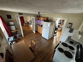 Building Photo - 169 Main St