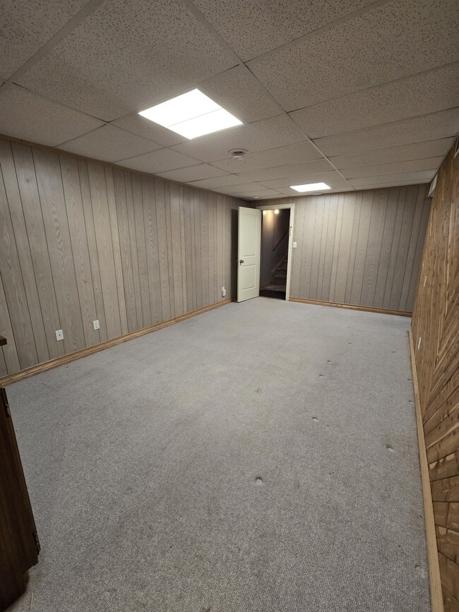 Building Photo - 232 Frontenac Dr