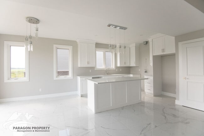 Building Photo - 791 Keil Dr S