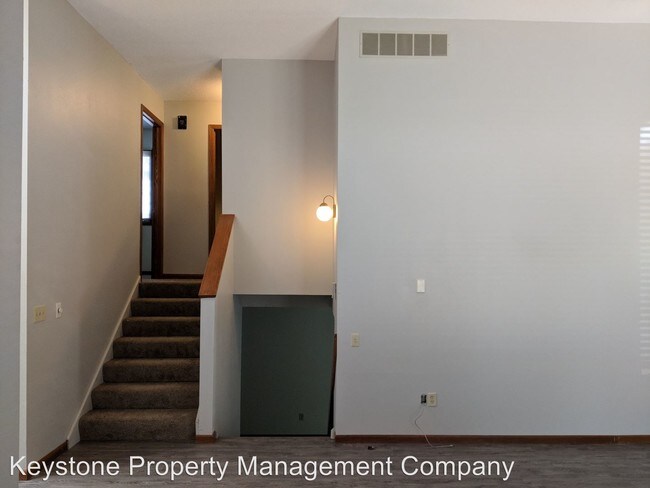 Building Photo - 3 br, 2 bath House - 2030 Southridge Dr.