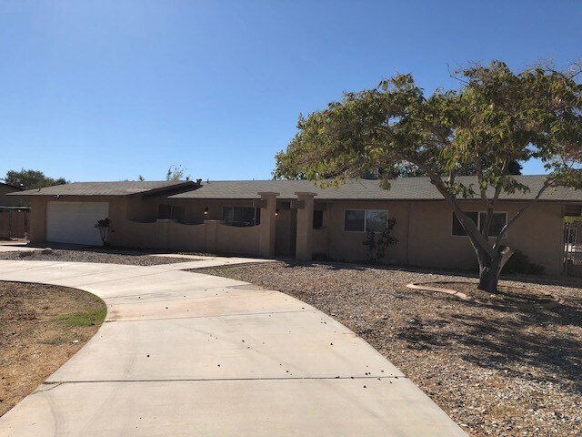 Foto del edificio - 3-Bedroom Hesperia Home on a Large Lot!