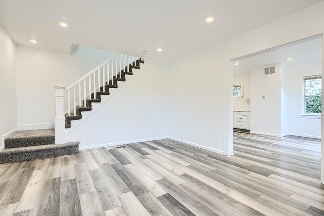 Building Photo - 13 Summerfield Rd