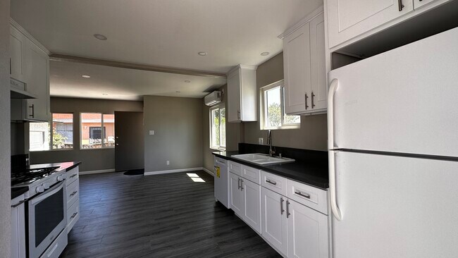 Building Photo - 24233 Madison St