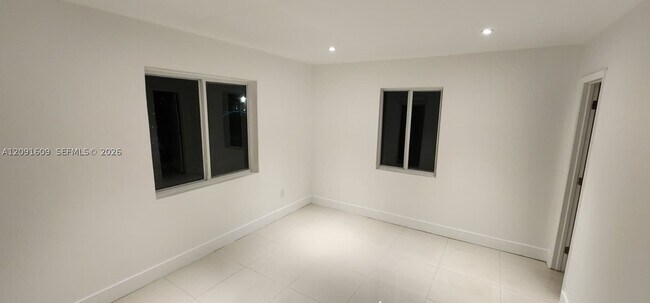 Foto del edificio - 9516 Abbott Ave