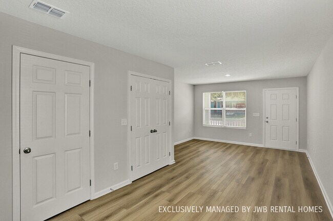 Building Photo - 2202 Spires Ave