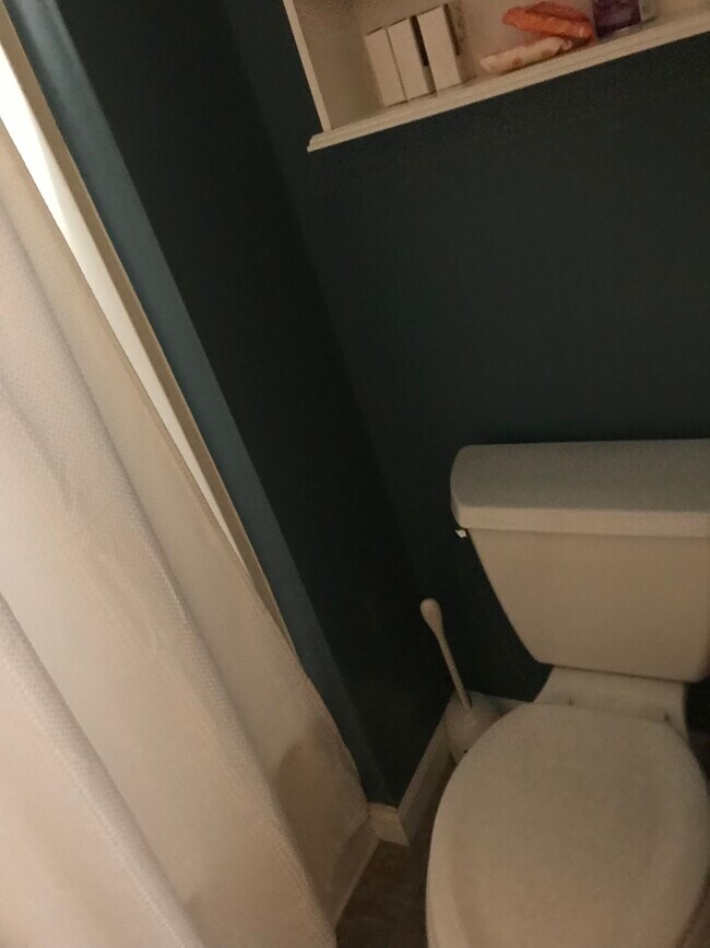 Building Photo - 44 Tolland Ave