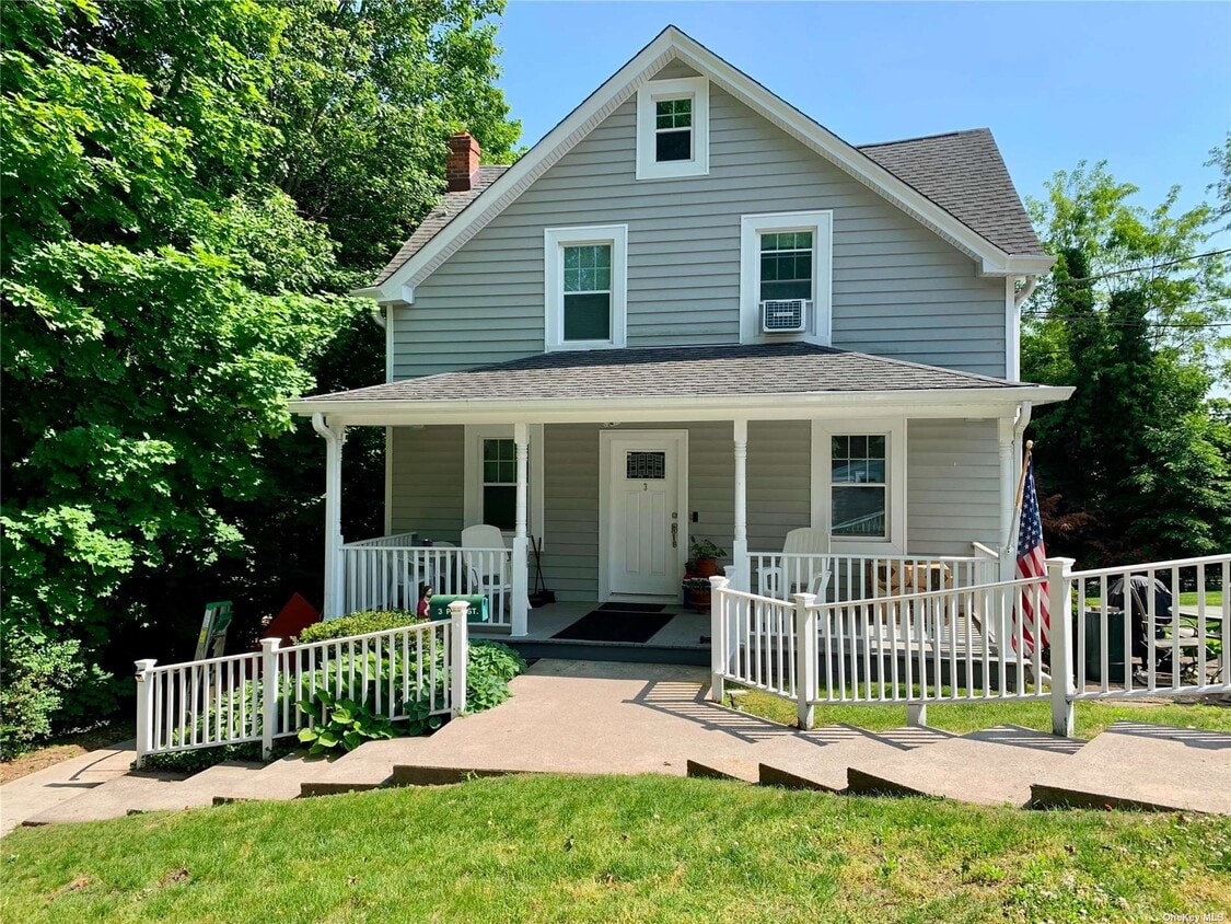 3 Pine St, Glen Head, NY 11545 Townhome Rentals in Glen Head NY
