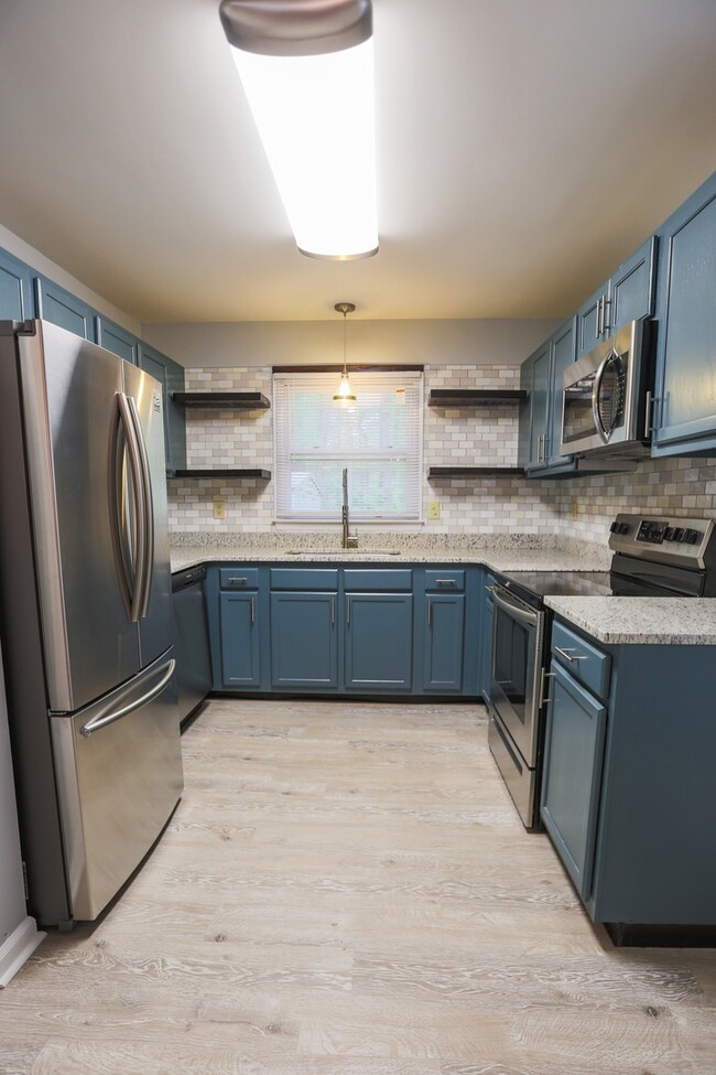 Foto del edificio - Available Early July! Renovated 3 bedroom ...