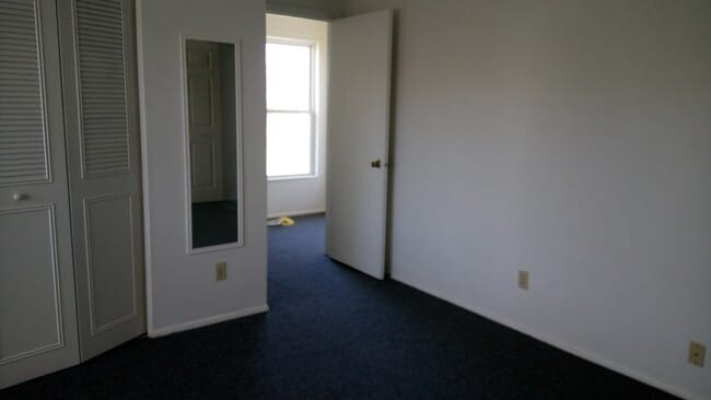 Building Photo - 3657 Kenbrooke Ct