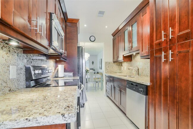 Building Photo - 1251 SW 125th Ave