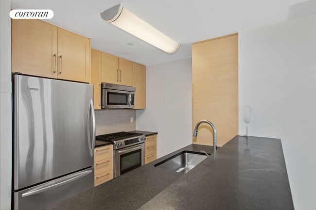 Foto del edificio - 415 E Main St