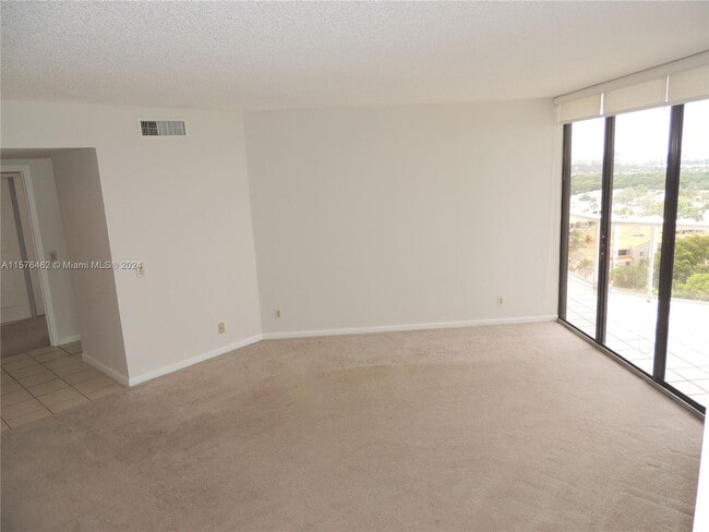 Building Photo - 3610 Yacht Club Dr