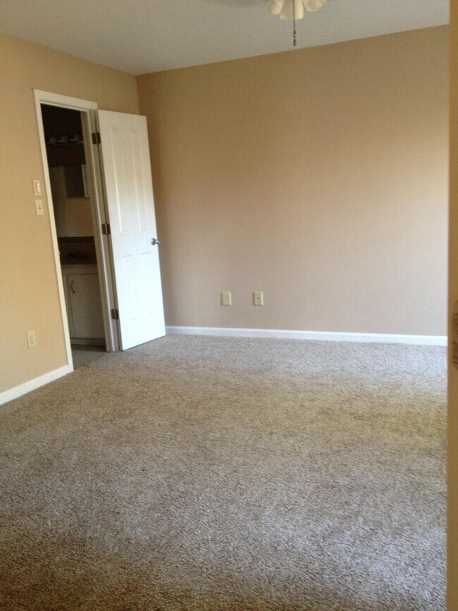 Building Photo - 205 Timothy Dr
