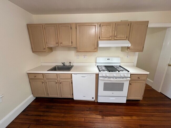 Building Photo - 14 Thornton Pl