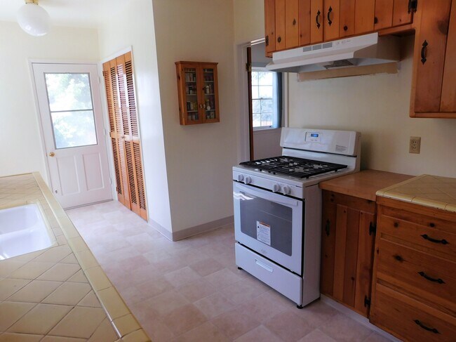 Building Photo - 2630 Harmony Pl