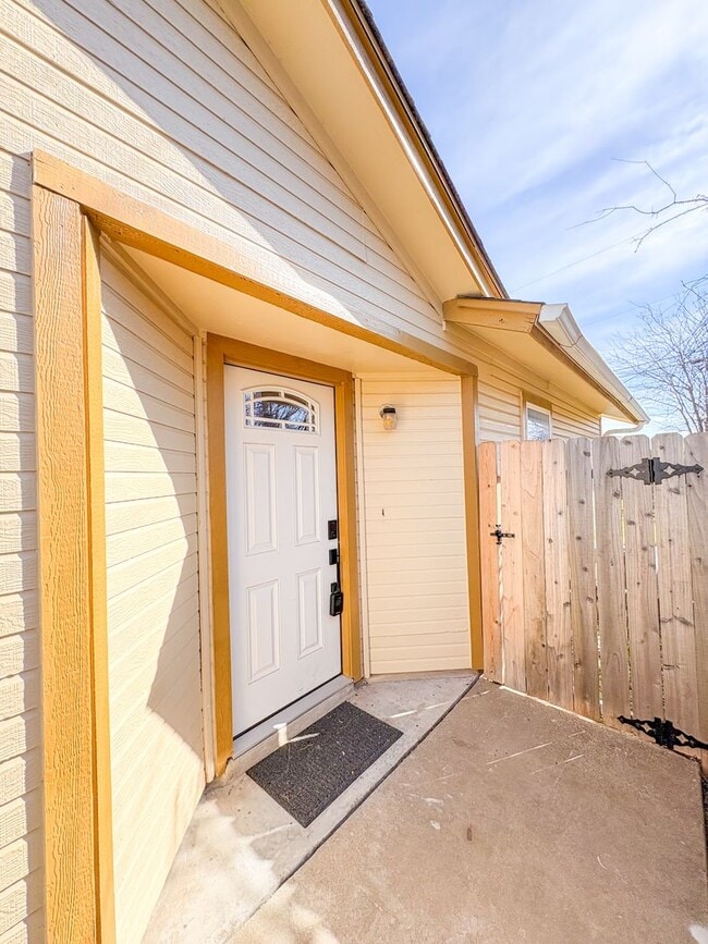 Building Photo - 1312 Westway Dr