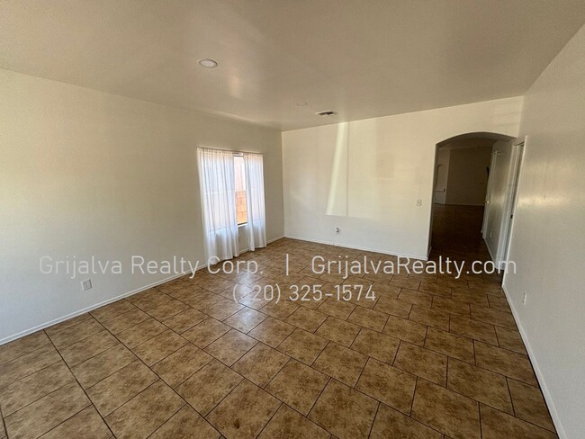 Foto del edificio - Charming 4-Bedroom, 2 Bath Rancho Sahuarit...