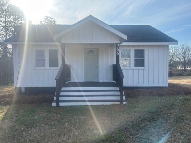 Building Photo - 266 Lilly Way