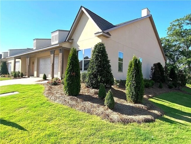 Building Photo - 3175 Crestmont Ct