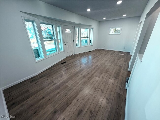 Foto del edificio - 10714 Greenlawn Ave