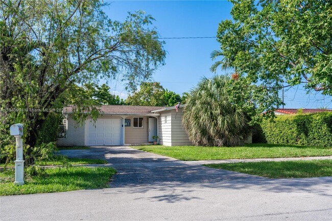 Foto del edificio - 8475 SW 43rd St